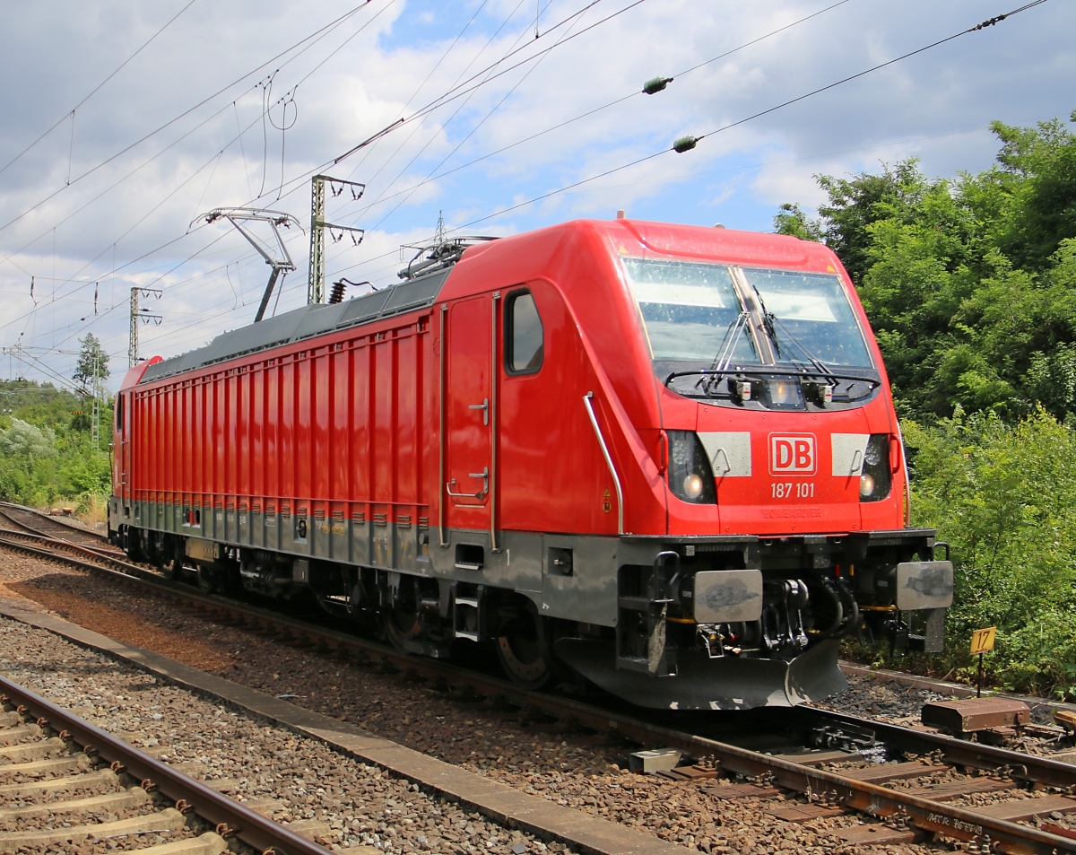 187 101 ließ sich am 30.07.2015 in Eichenberg blicken. Aus Richtung Osten kommend ging die Fahrt weiter gen Kassel.