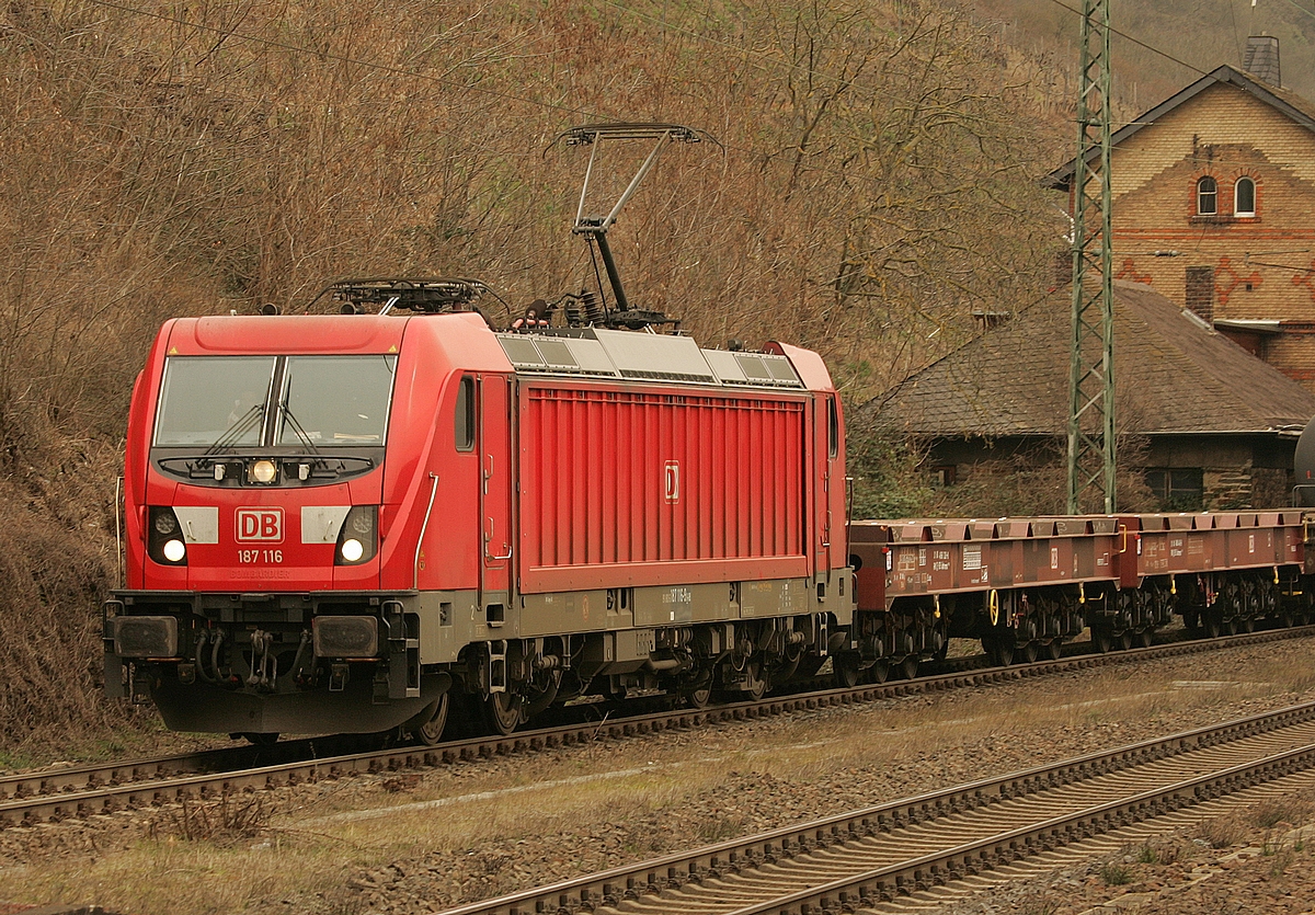 187 116 am 16.03.2022 bei der Einfahrt nach Kaub 