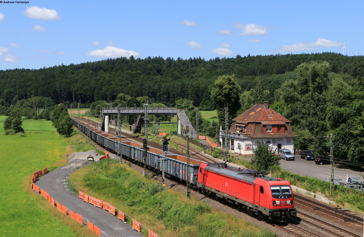 187 123-5 mit dem GAG 60476 (Hanau Südseite-Riesa) in Wirtheim 18.7.21