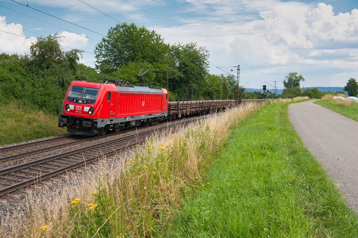 187 133 mit einem Langschienenzug bei Pölling Richtung Nürnberg, 14.07.2018