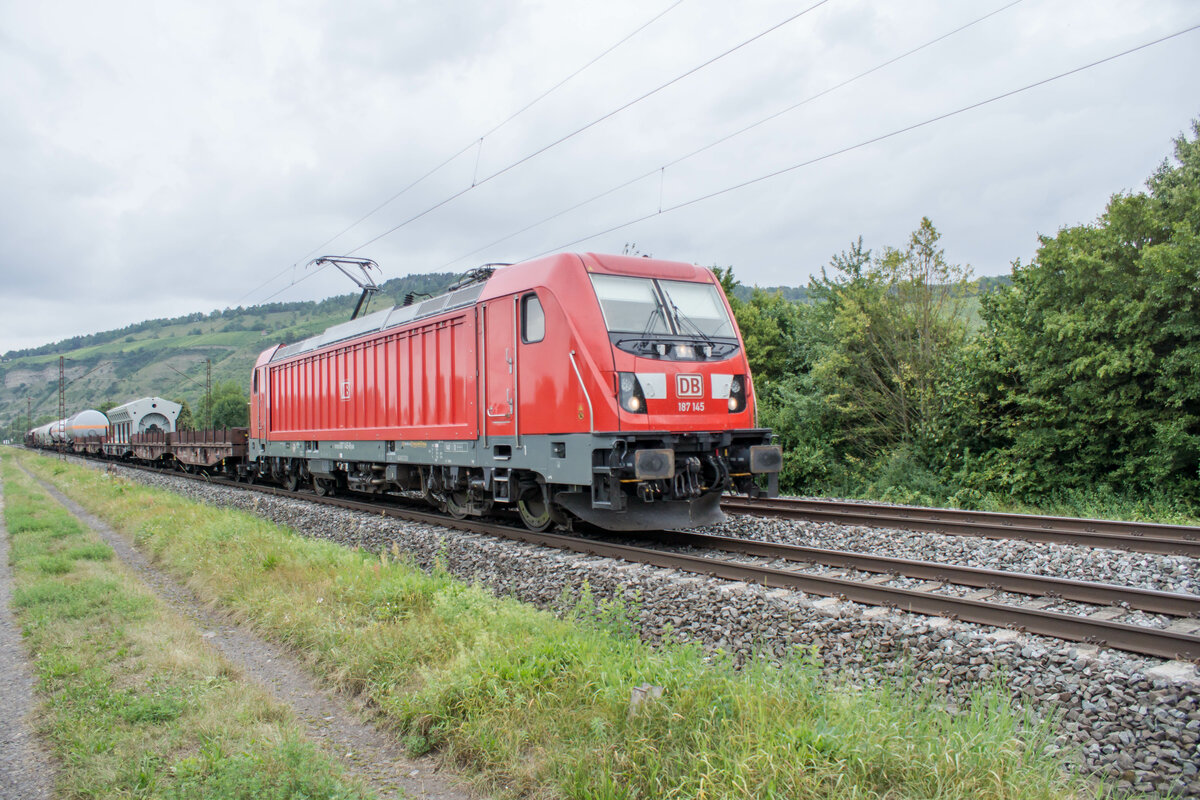 187 145-8  bei Thüngersheim am 17.08.2021