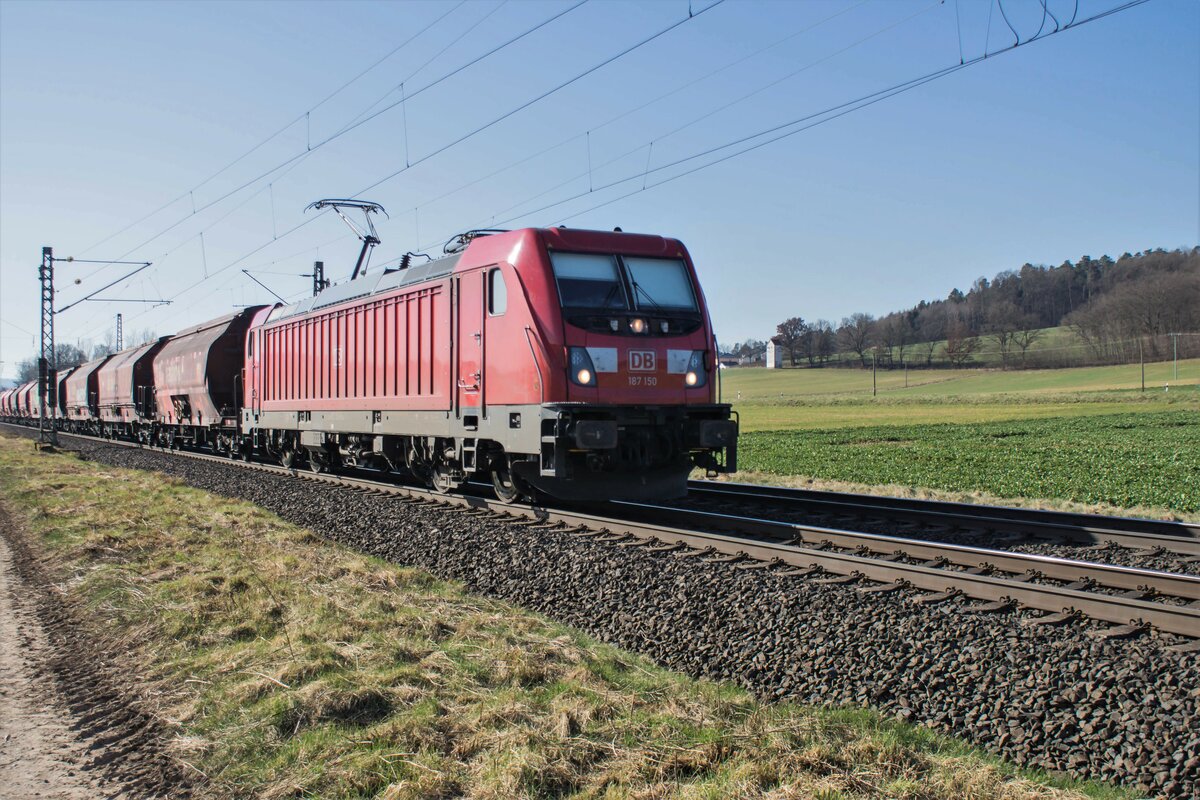 187 150-8 mit einem Kalizug am 23.03.2022 bei Kerzell.