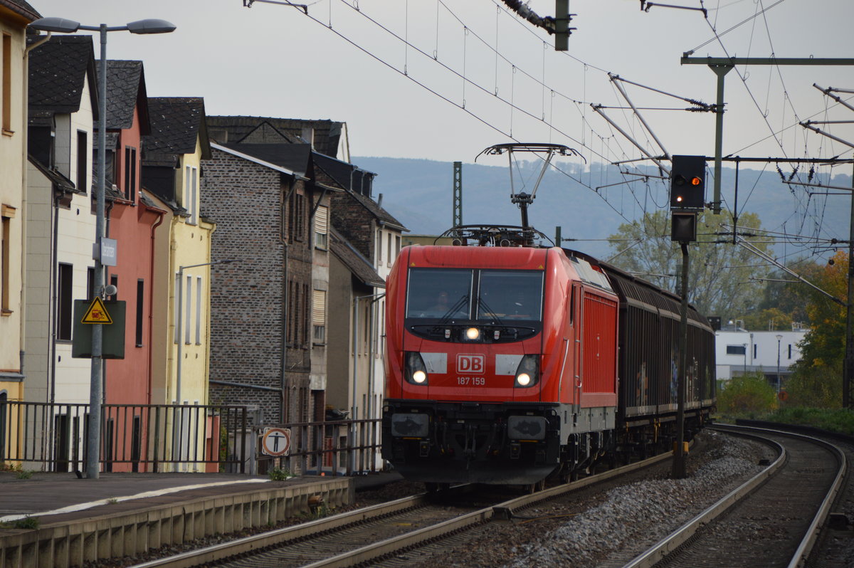 187 159 in Oberlahnstein

Aufnahme Ort: Oberlahnstein
Aufnahme Datum: 11.10.2018
