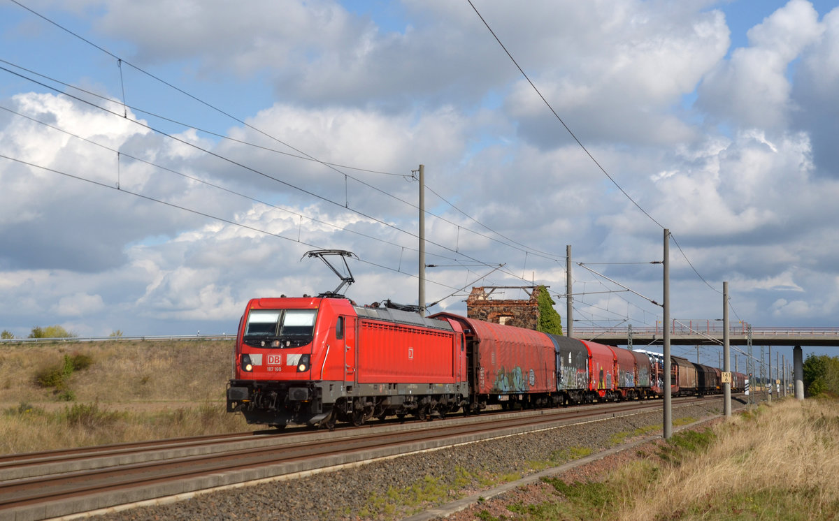 187 168 führte am 24.09.19 einen gemischten Güterzug durch Brehna Richtung Halle(S).