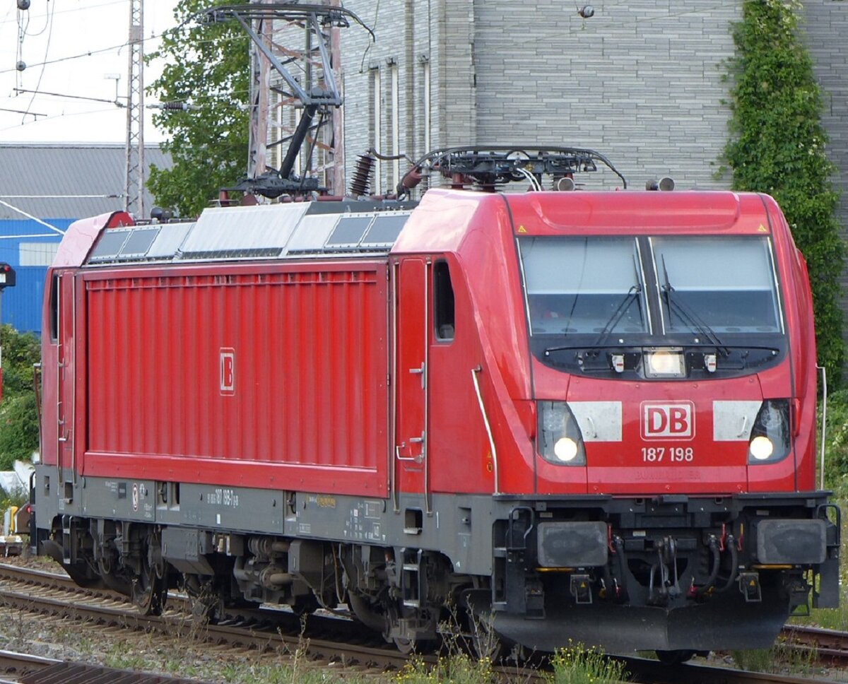 187 198 rangiert in Osnabrück Hbf Po, 19.08.2022