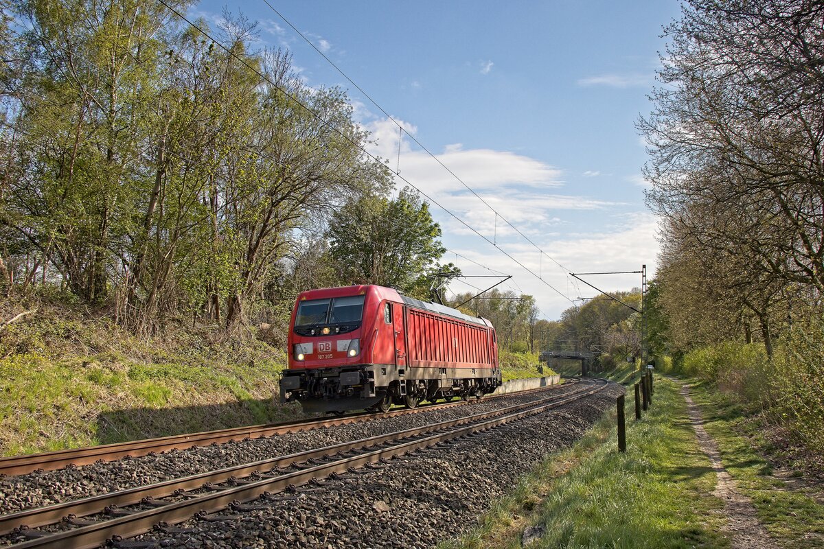 187 205 als Triebfahrzeugfahrt zwischen Schwerte und Holzwickede (21.04.2022)