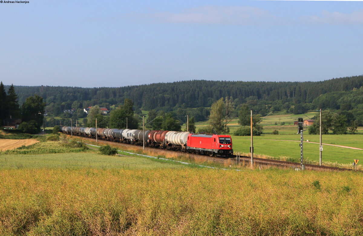 187 209-2 mit dem GAGC 60242 (Karlsruhe Raffinerie-Rammelswiesen) bei Aufen 20.7.21