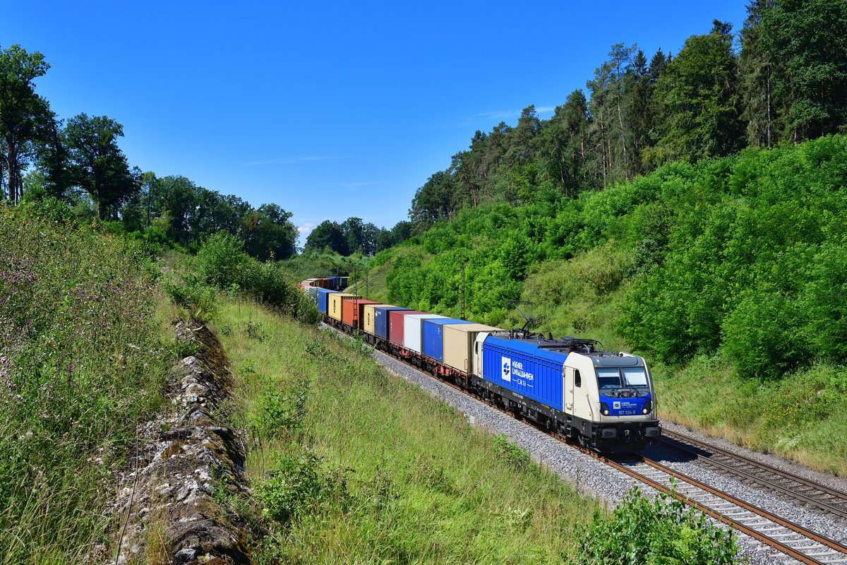 187 324 mit DGS 43933 am 06.08.2020 bei Sinngrün.