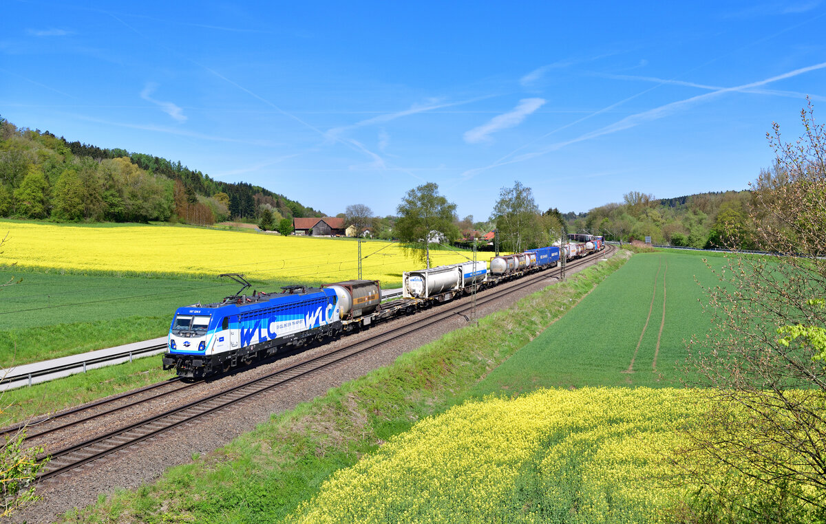 187 324 mit einem KLV am 09.05.2021 bei Einöd.