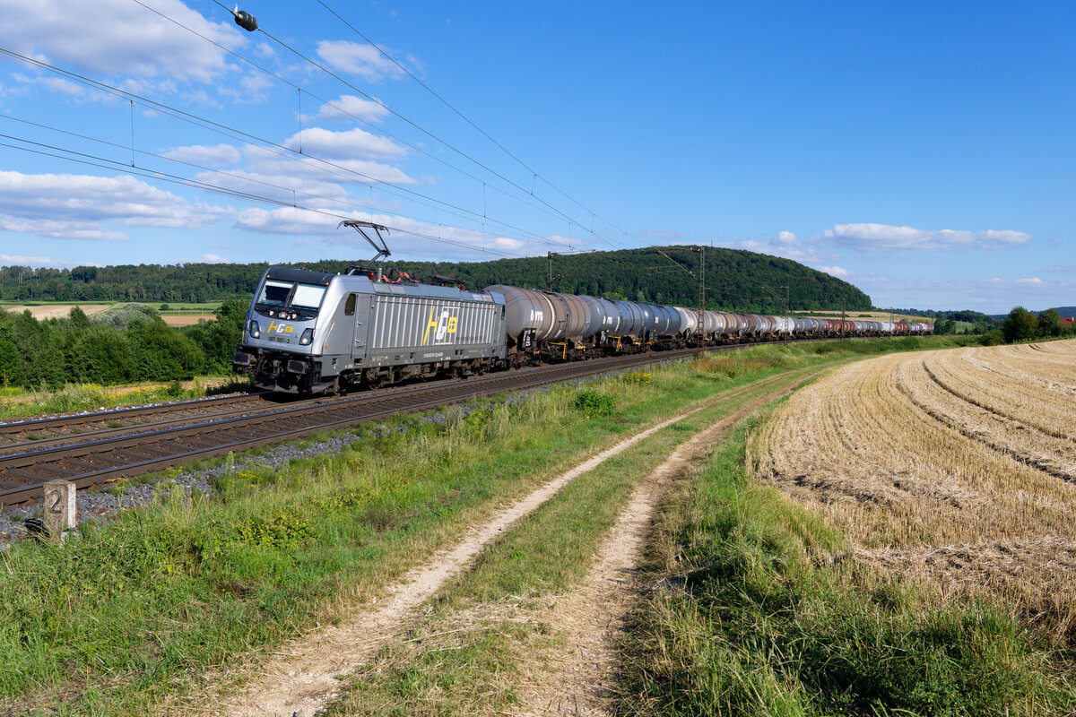 187 501 Akiem/HGB mit einem Kesselzug bei Wettelsheim Richtung Ansbach, 05.08.2020