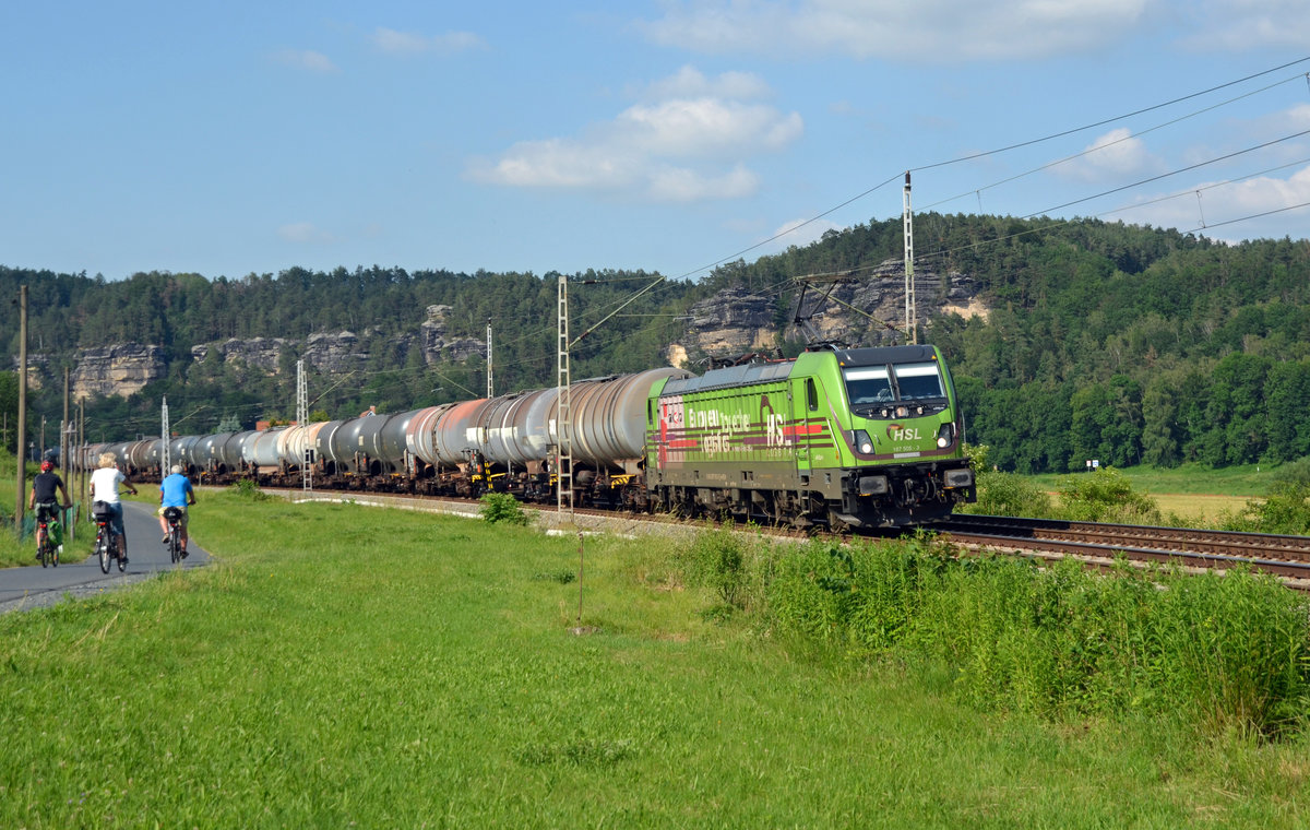 187 505 der HSL führte am 13.06.19 einen Kesselwagenzug durch Strand Richtung Bad Schandau.