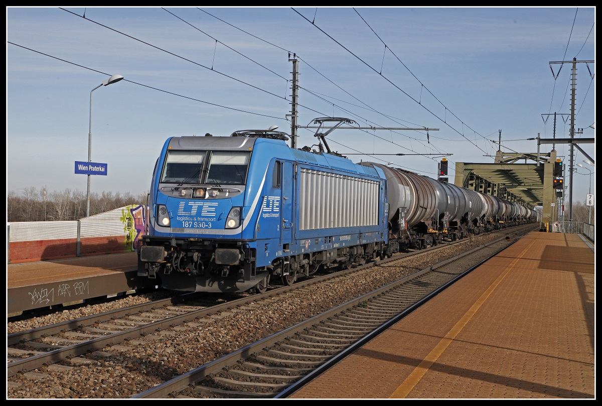 187 930 mit Güterzug in Wien Praterkai am 13.02.2020.