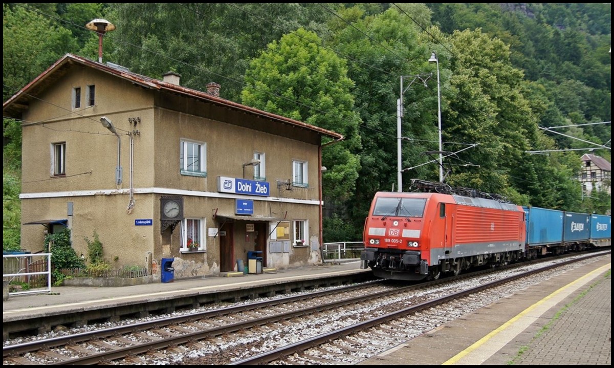 189 005 auf dem Weg  nach Decin (CZ). Aufgenommen in Dolny Zleb am 01.08.2014