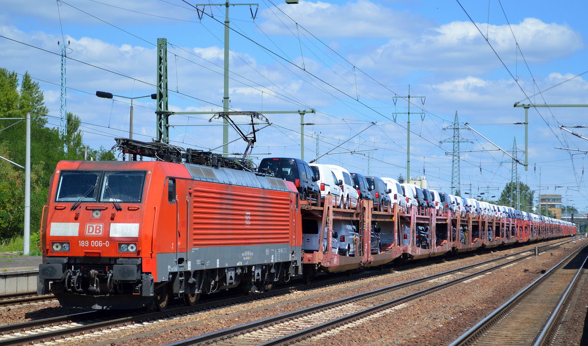 189 006-0 [NVR-Number: 91 80 6189 006-0 D-DB] mit einem PKW-Transportzug mit VW Nutzfahrzeugen aus polnischer Produktion am 15.07.18 Bf. Flughafen Berlin-Schönefeld.