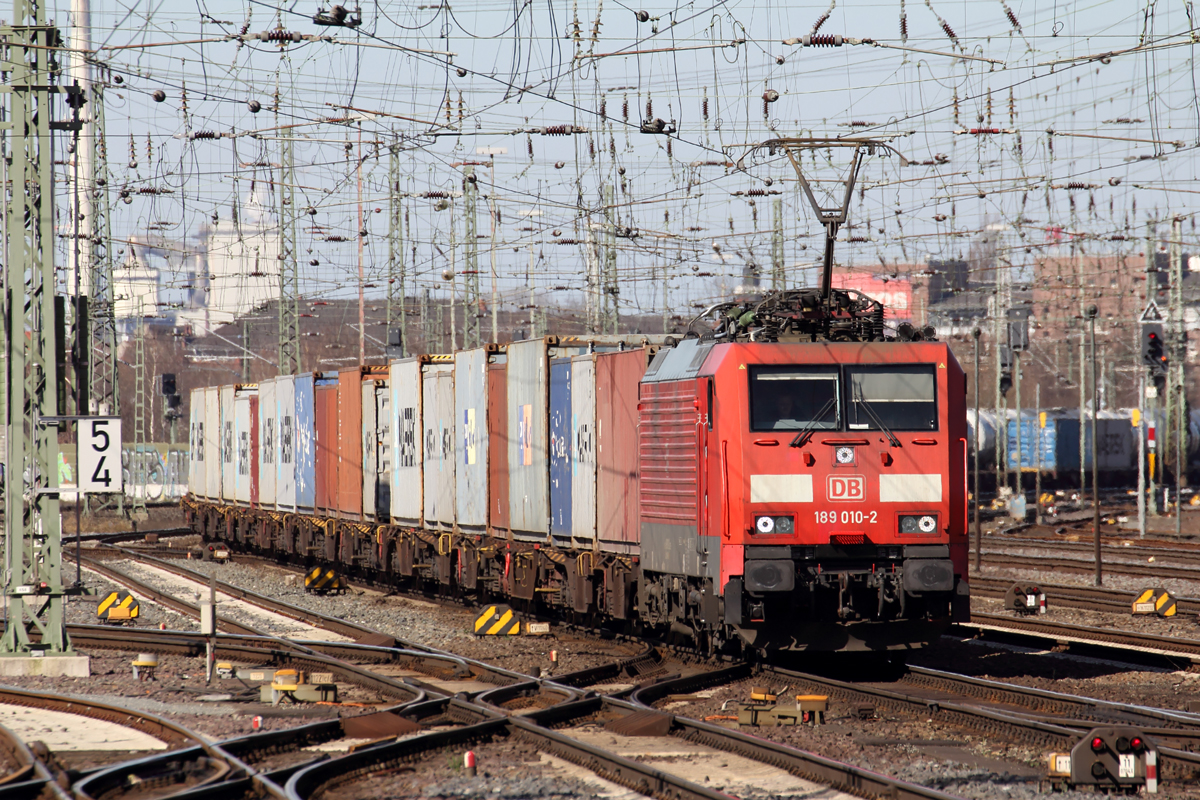 189 010-2 durchfährt Bremen Hbf. 22.3.2017