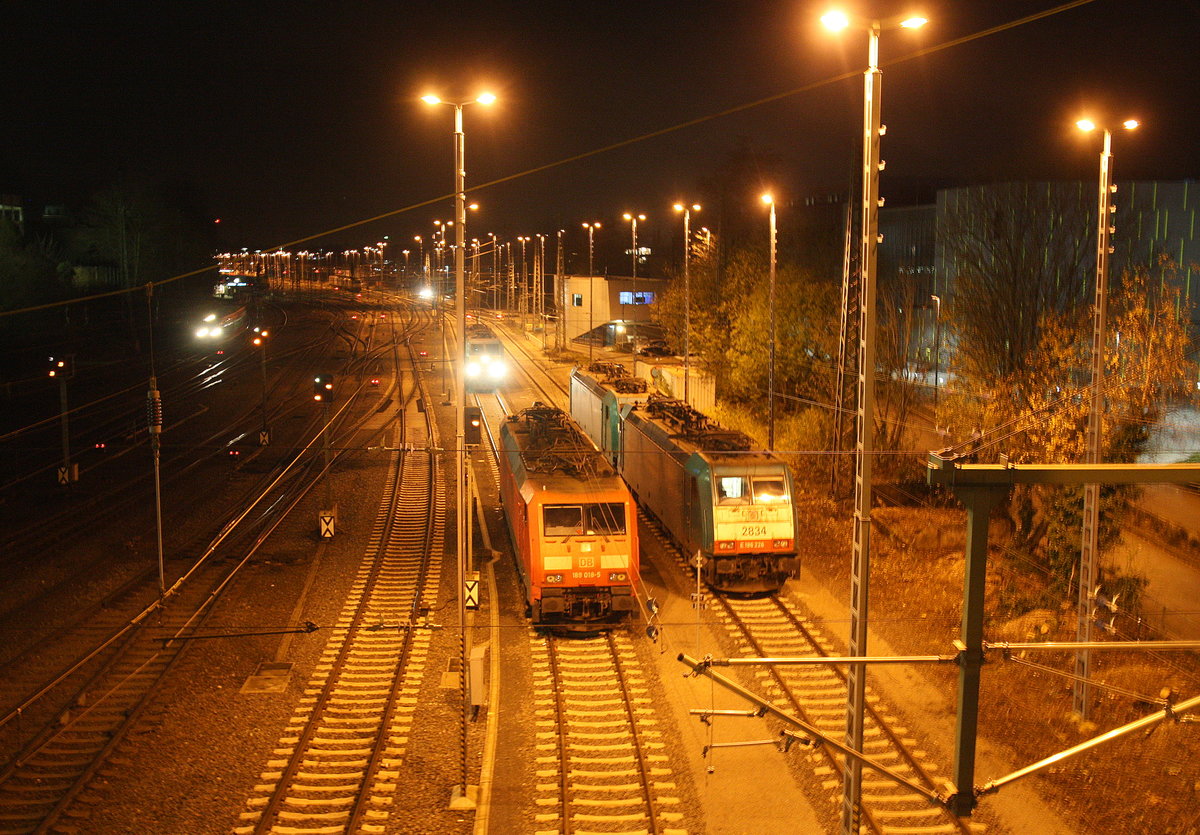 189 018-5 DB steht auf dem abstellgleis in Aachen-West. 
Aufgenommen von der Brücke Turmstraße. 
Am Kalten Abend vom 9.12.2017.