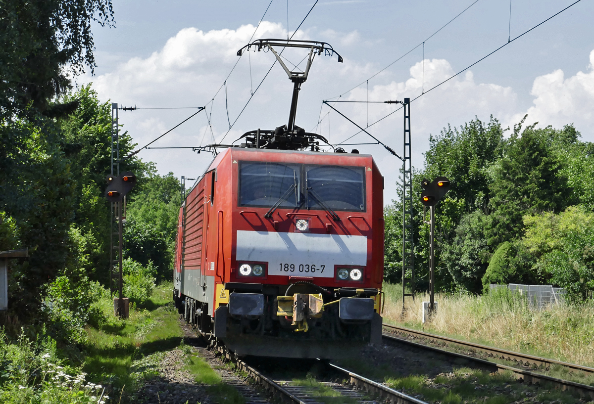 189 036-7 Doppeltraktion vor Güterzug durch Bonn-Beuel - 07.07.2017