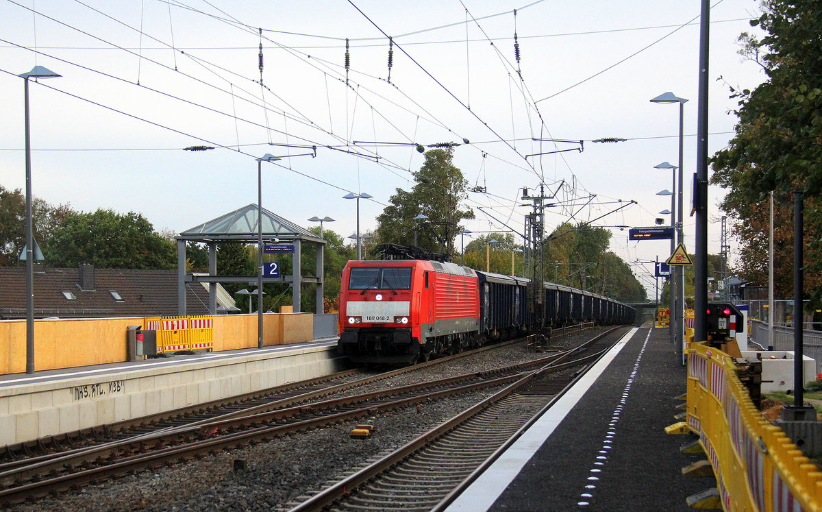 189 048-2 DB kommt die Kohlscheider-Rampe hoch aus Richtung Herzogenrath mit einem Bleizug aus Sloehaven(NL) nach Stolberg-Hammer(D) und fährt durch Kohlscheid in Richtung Richterich,Laurensberg,Aachen-West,Aachen-Schanz,Aachen-Hbf,Aachen-Rothe-Erde-Eilendorf,Stolberg-Hbf-Rheinland. 
Aufgenommen von Bahnsteig 1 in Kohlscheid. 
Am Morgen vom 22.9.2018.