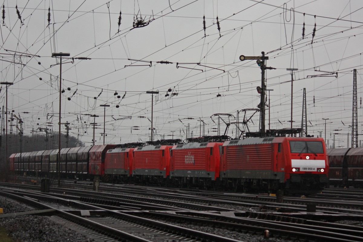 189 052 verlsst am 9.3.13 mit drei weiteren 189ern und einem Kohlezug Oberhausen-West.
