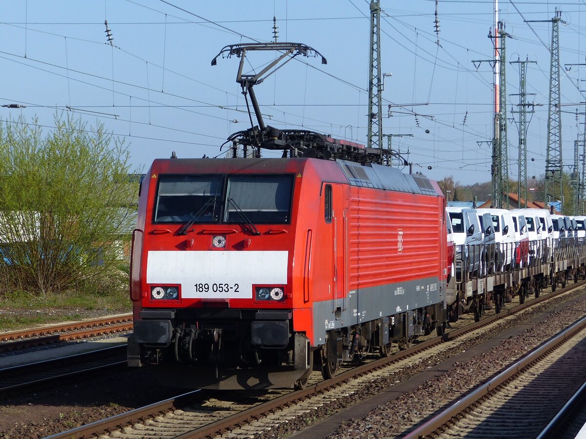 189 053 mit Autozug in Richtung NL in Rheine, 20.04.16