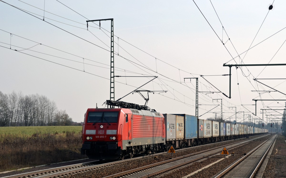 189 055 fuhr mit einem Containerzug am 19.02.16 durch Rodleben Richtung Magdeburg.