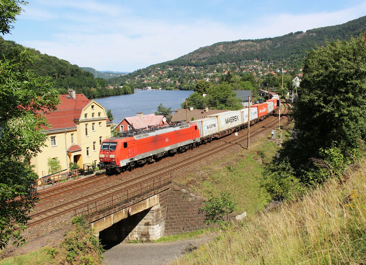 189 059-9 war am 17.07.22 mit einem Containerzug in Brná nad Labem zu sehen. 