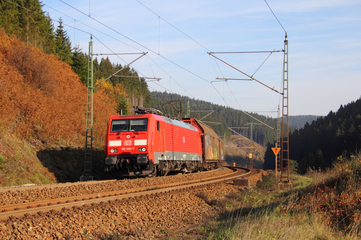 189 060-7 DB Schenker bei Steinbach am 03.11.2014.