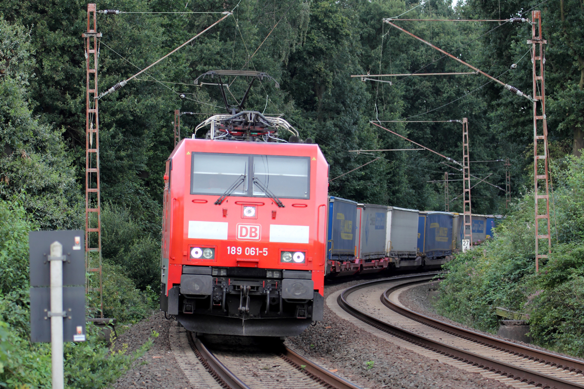 189 061-5 am BÜ KM27,298 auf der Hamm-Osterfelder Strecke in Recklinghausen 26.8.2015
