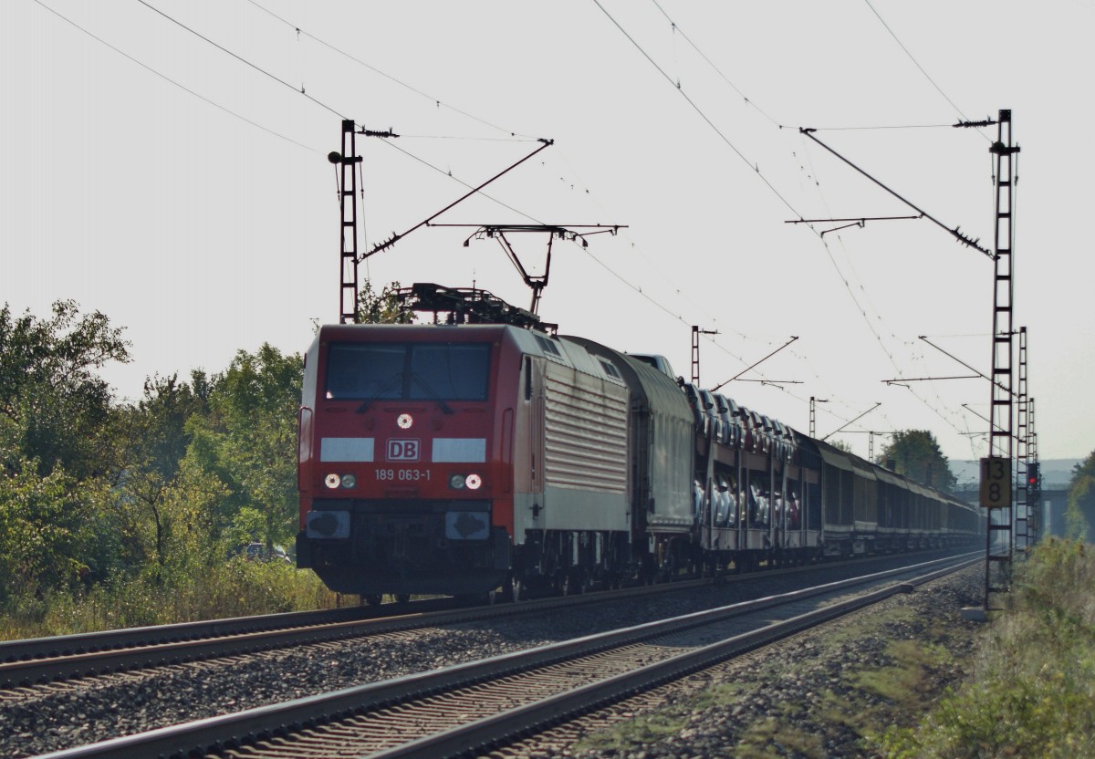 189 063-1 mit einen gemischten Gterzug Richtung Norden am 02.10.13