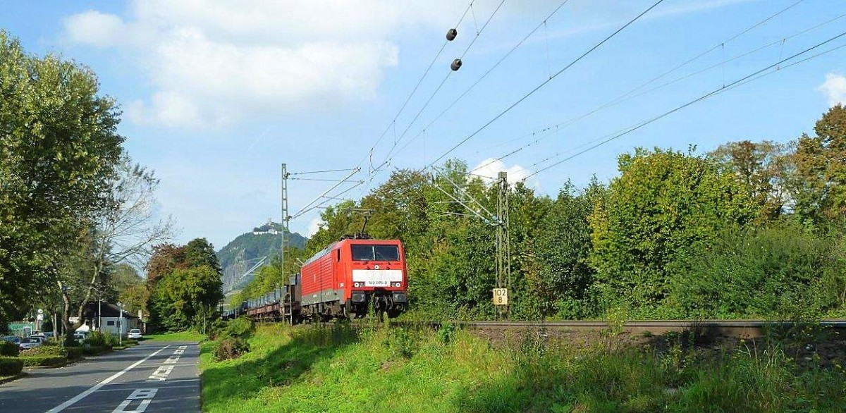 189 075-0 DB kommt aus Richtung Köln-Gremberg mit einem schweren Coilzug aus dem Ruhrgebiet nach Andernach und durch Bad-Honnef in Richtung Koblenz  bei schönem Sonnenschein am Nachmittag vom 2.10.2014. 