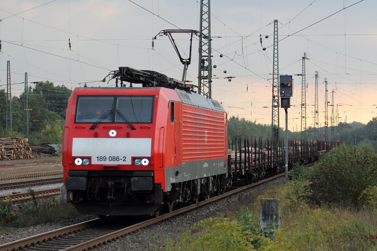 189 086-2 durchfährt mit einem Stahlzug Haltern am See 26.9.2017