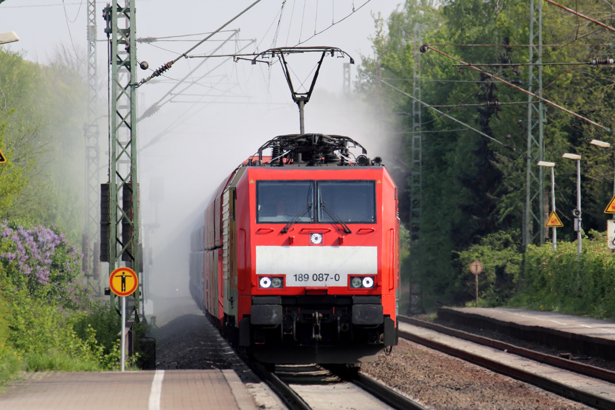 189 087-0 durchfährt Oberhausen-Holten 2.5.2015