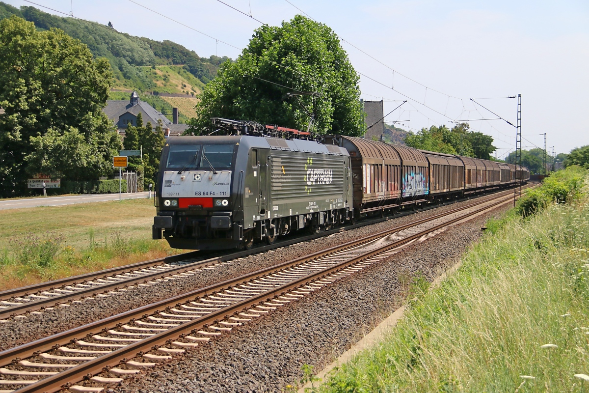 189 111 (ES 64 F4-111) mit H-Wagen-Ganzzug in Fahrtrichtung Bonn. Aufgenommen am 17.07.2015 in Leutesdorf.