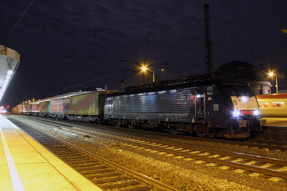 189 115  TX  in Köln Messe/Deutz am 23.11.2015