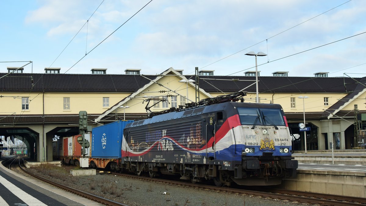 189 212  Linked by Rail  verlässt mit dem DGS 42729 nach Kornwestheim den Darmstädter Hauptbahnhof. Aufgenommen am 7.1.2019 14:41