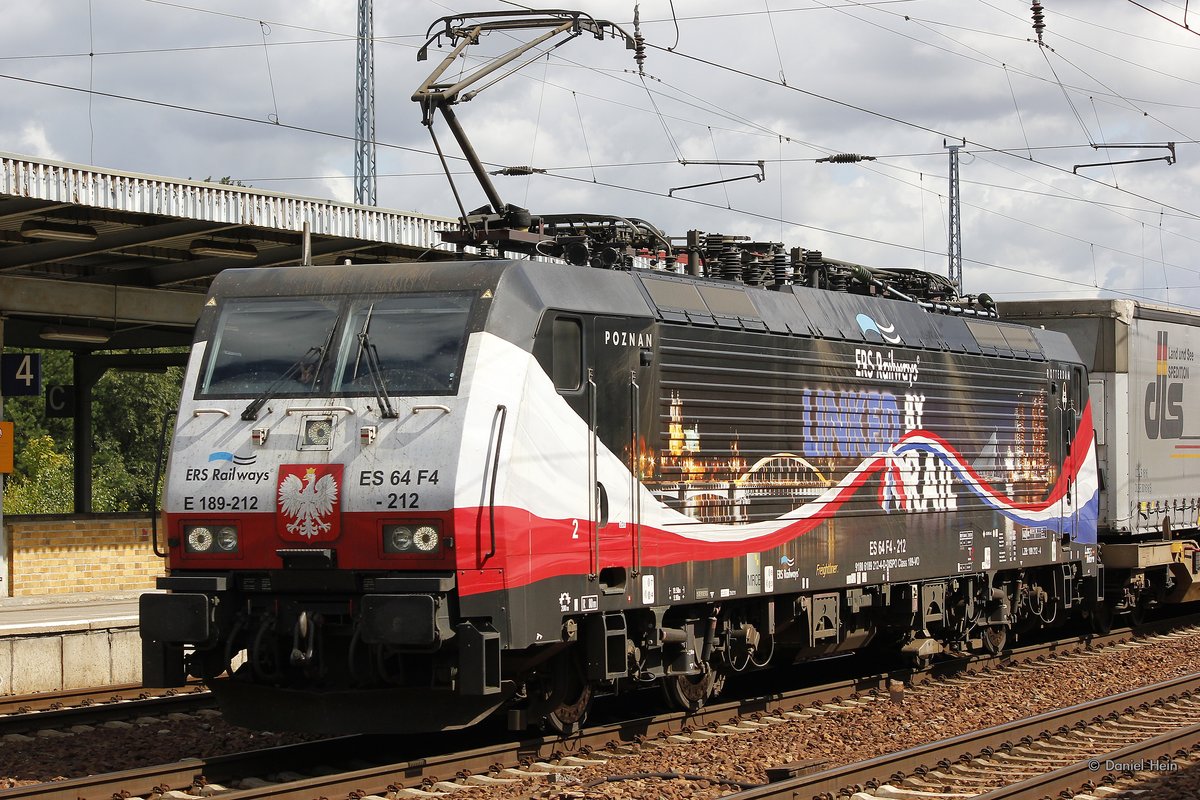 189-212  Linked by Rail  in Berlin Schönefeld Flughafen, am 11.08.2016.