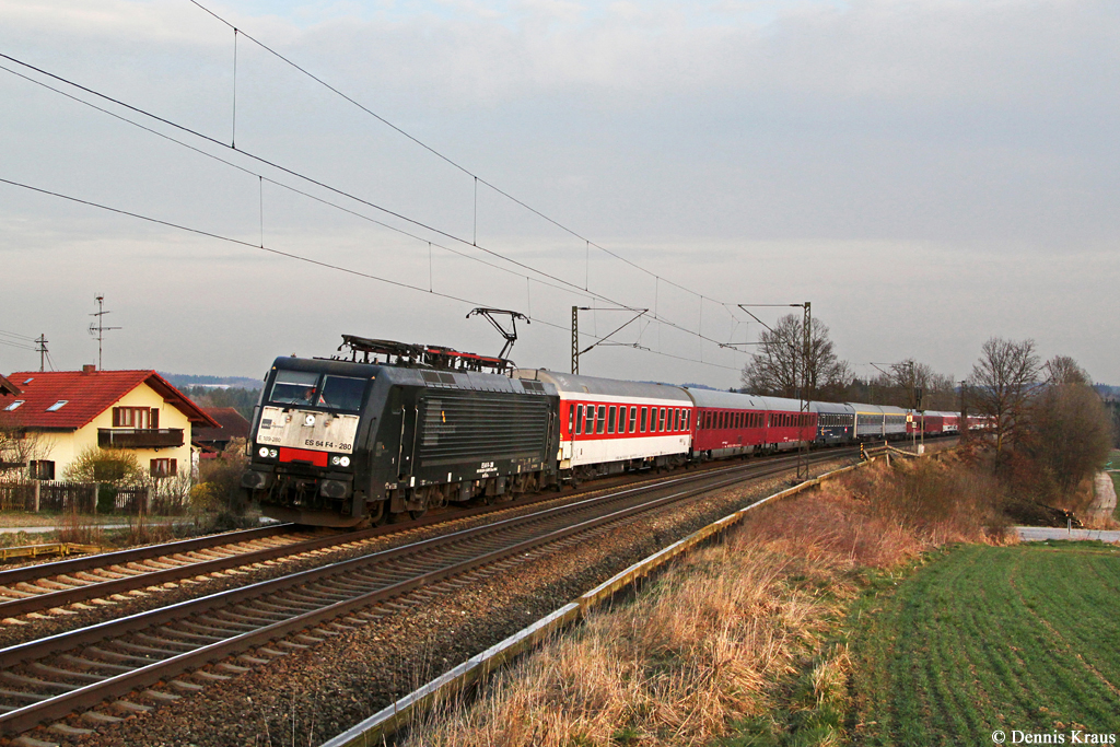 189 280 mit dem 13411 am 22.03.2014 in Weiching bei Ostermünchen.