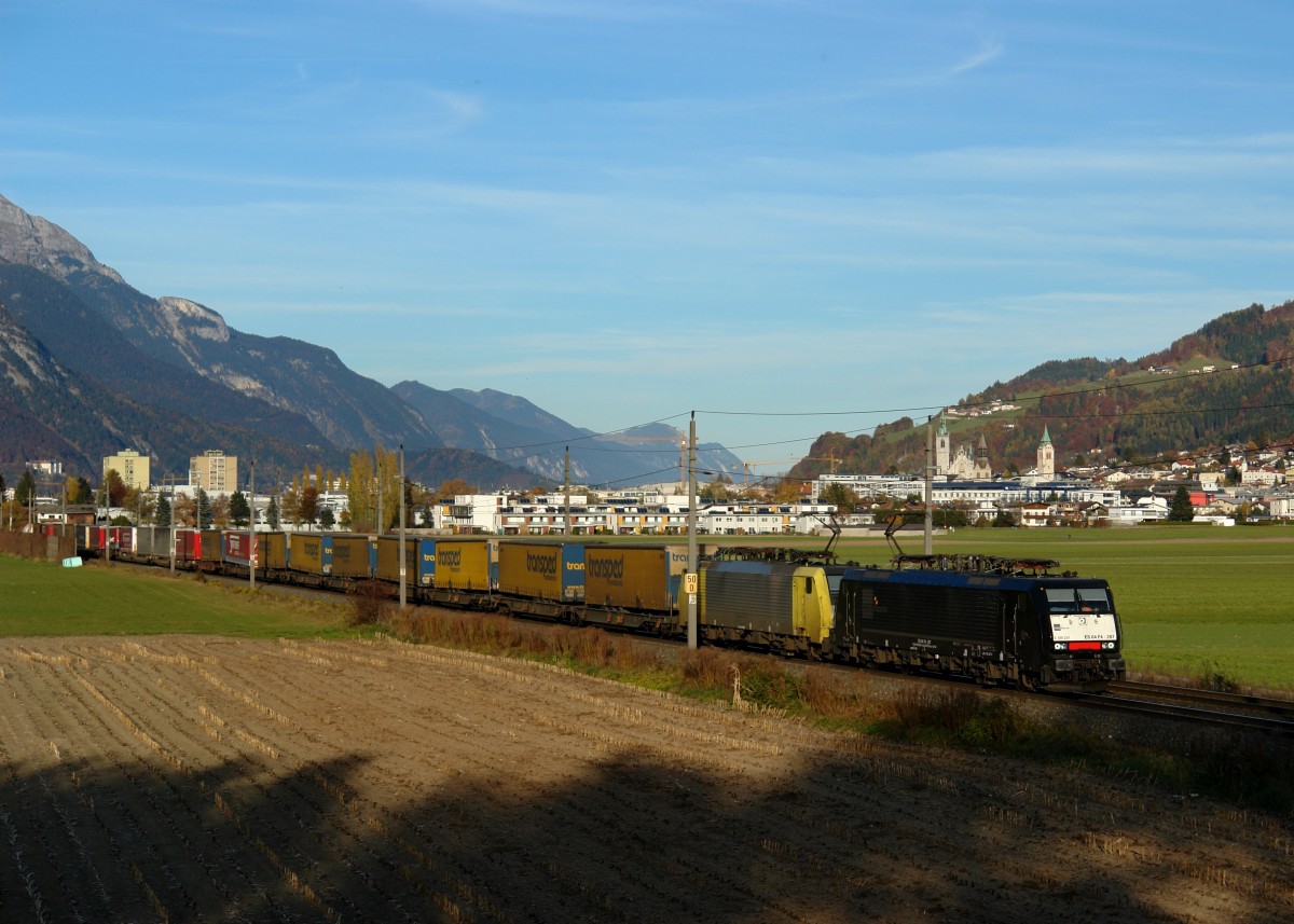 189 287 + 189 924 mit DGS 43101 am 03.11.2011 bei Schwaz.