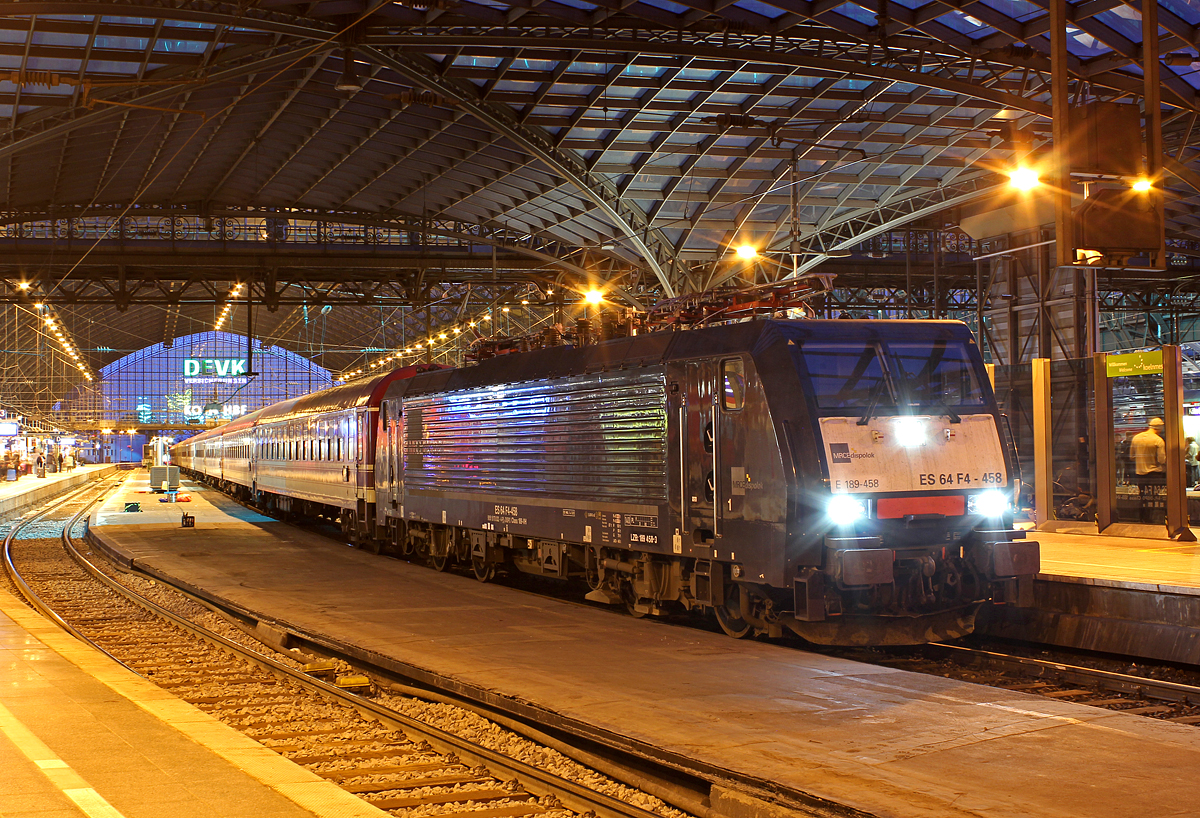 189 458 / ES 64 F4-458 mit einem Sonderzug in K�ln Hbf am 20.10.2013