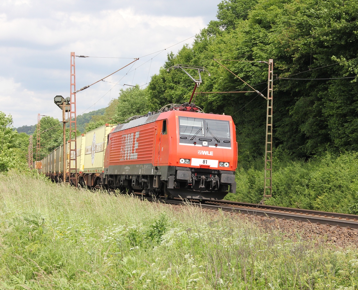 189 801-4 der WLE (WLE 81) mit Warsteiner-Zug in Fahrtrichtung Süden. Aufgenommen am 13.06.2013 zwischen Friedland(HAN) und Eichenberg.