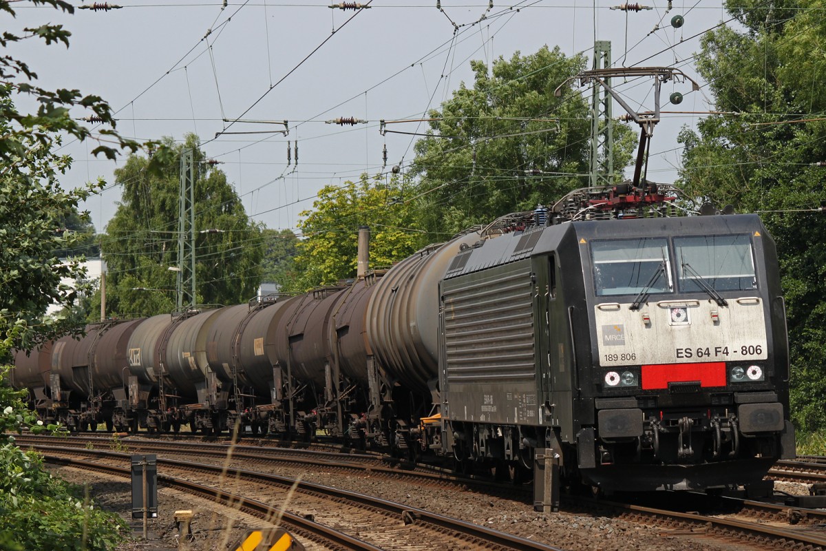 189 806 zog am 24.7.13 einen Kesselzug aus Stade.
