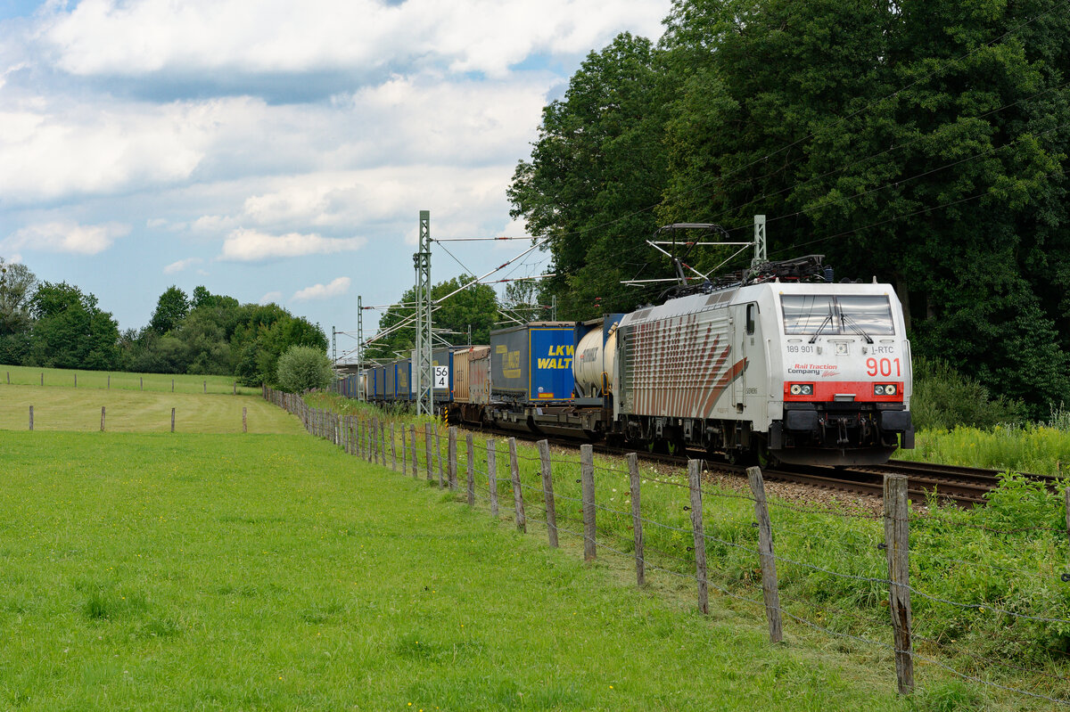 189 901 Lokomotion mit einem KLV-Zug bei Großkarolinenfeld Richtung Rosenheim, 23.07.2020