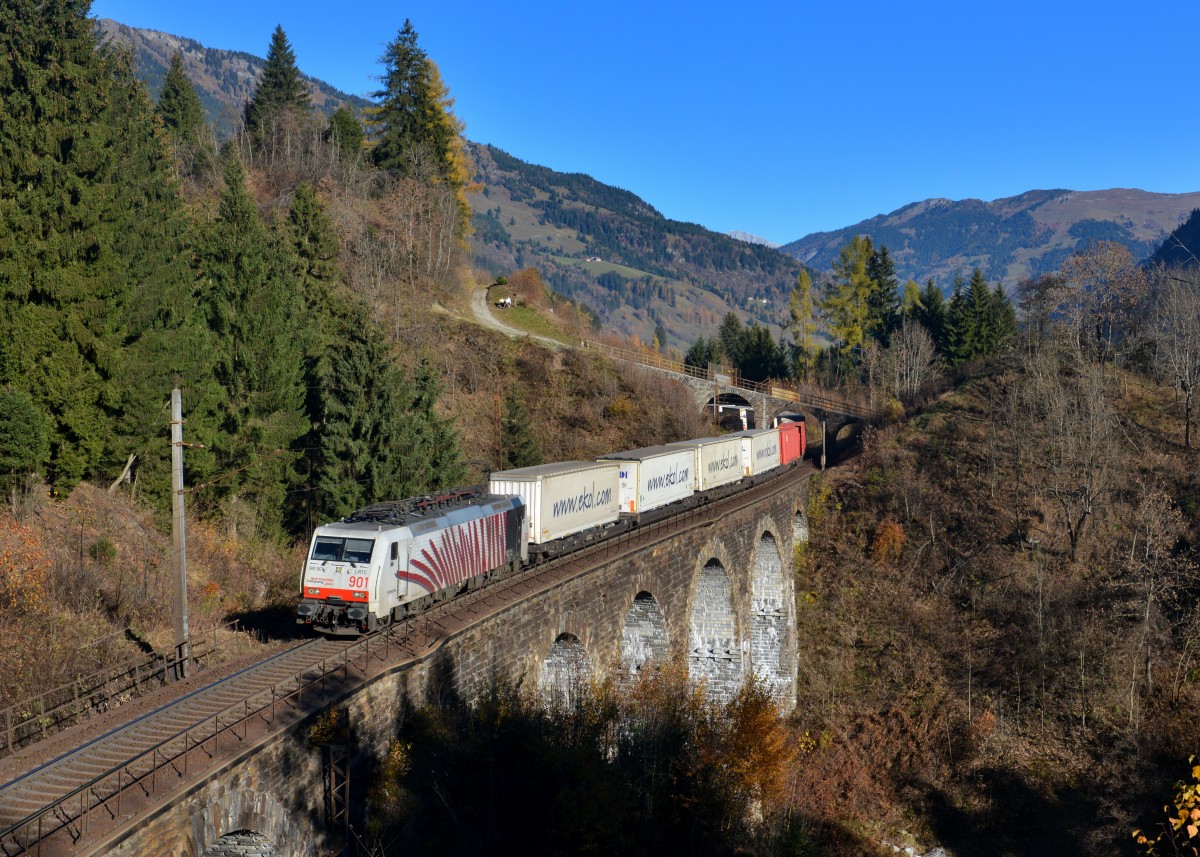 189 901 mit TEC 41853 am 03.11.2015 bei Bad Hofgastein. 