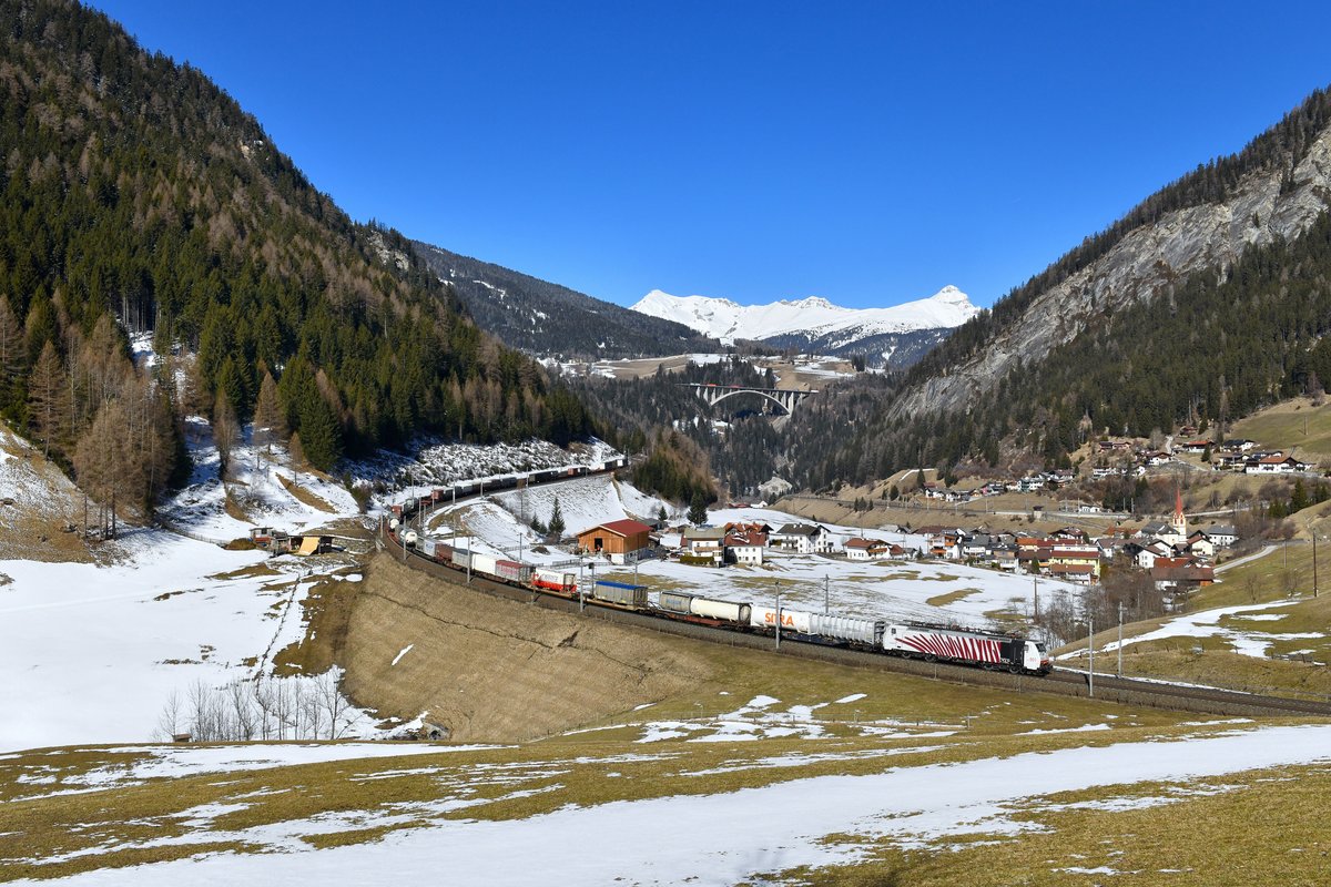 189 901 mit TEC 43136 am 24.03.2018 bei St. Jodok am Brenner.