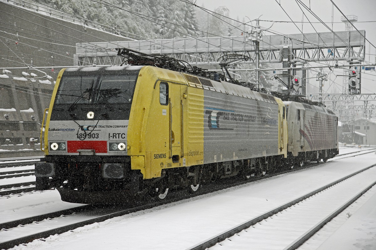 189 903 + 189 901 im Bahnhof Brennero/Brenner am 20.05.2015.