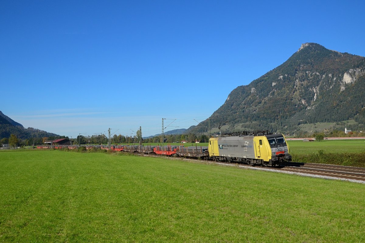 189 903 mit DGS 44129 am 13.10.2013 bei Niederaudorf.