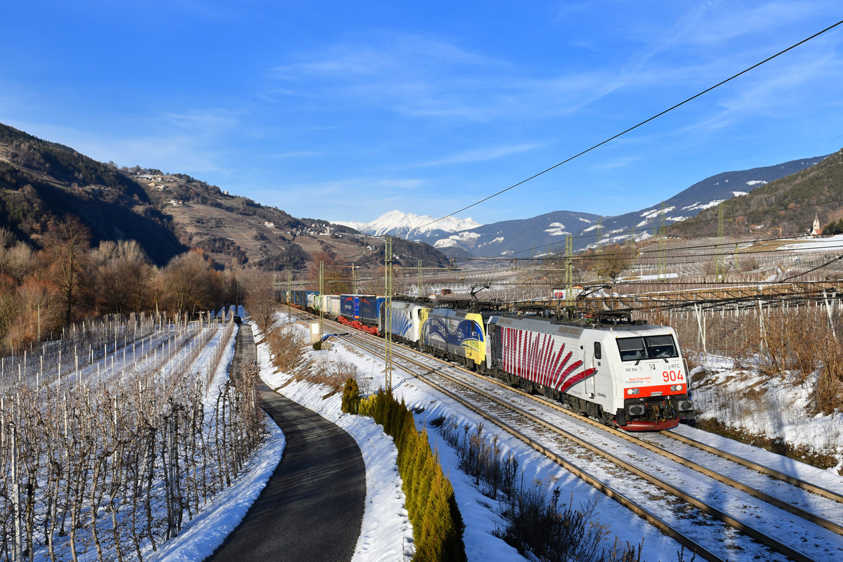 189 904 + 189 912 + EU43 003 mit TEC 43129 am 24.01.2018 bei Albes. 