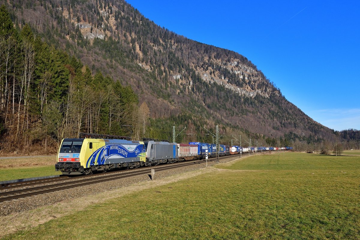 189 912 + 186 283 mit DGS 43125 am 22.02.2020 bei Niederaudorf.