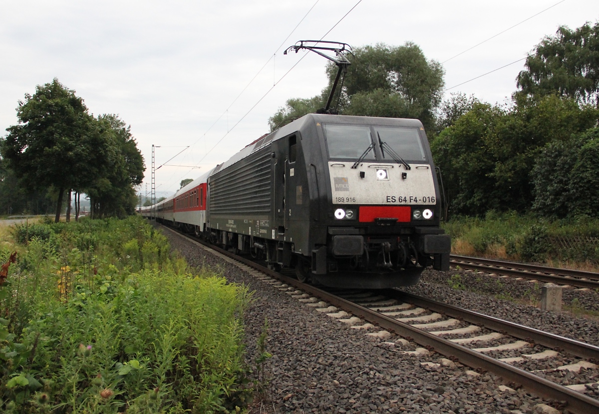 189 916 (ES 64 F4-016) mit DB-Autozug in Fahrtrichtung Süden. Aufgenommen in Wehretal-Reichensachsen am 07.08.2013.