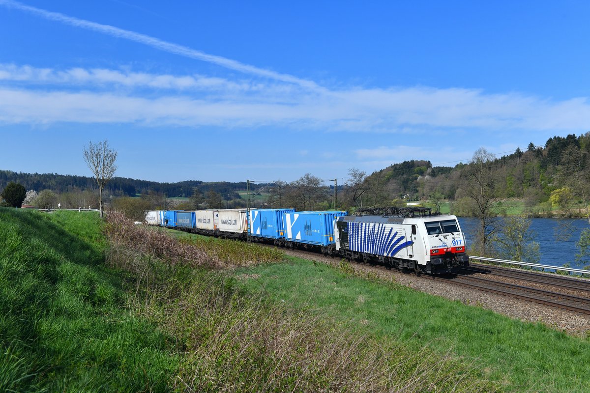 189 917 mit DGS 41857 am 18.04.2019 bei Sandbach. 